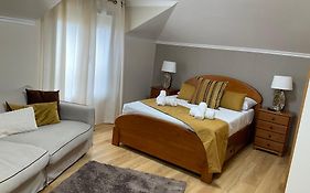 Moniz Apartment